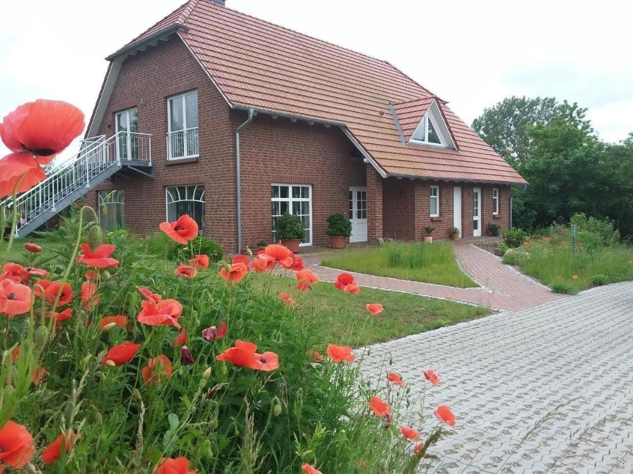 Ruhige Fewo Im Gruenen Mit Balkon, Terrasse Und Grossem Garten Apartment Sehlen Exterior photo